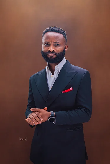 henry-egbe-portrait-6.webp